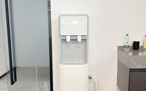 上海奉贤经济开发区某公司 租赁恒峰国际反渗透直饮水机MR-1250